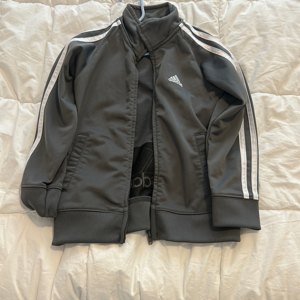 Adidas top size 5